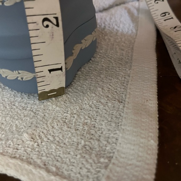 Wedgwood Blue and White Jasperware Trinket Box - Picture 5 of 6